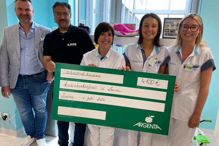 Des collègues s’engagent pour collecter des fonds au profit d’une bonne cause à l’occasion d’une course cycliste 
